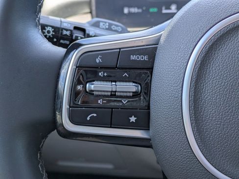 Certified 2025 Kia Sorento SX FWD image 22