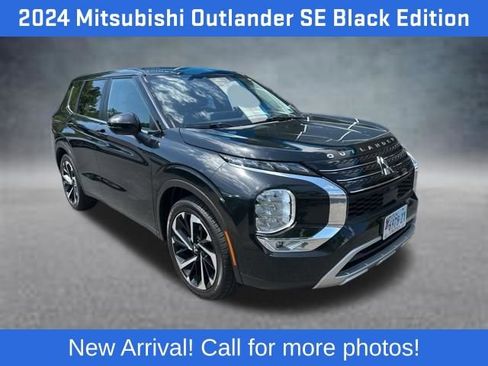 Used 2024 Mitsubishi Outlander SE Black Edition FWD image 2