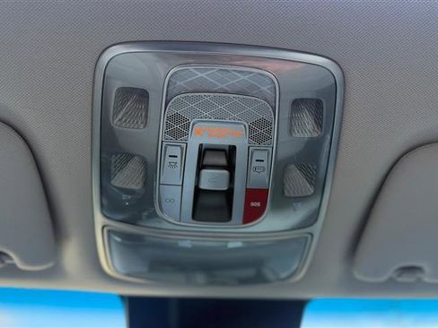 Used 2022 Genesis GV70 2.5T w/ Advanced Package image 36