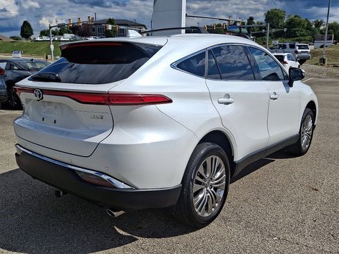 Used 2023 Toyota Venza image 6