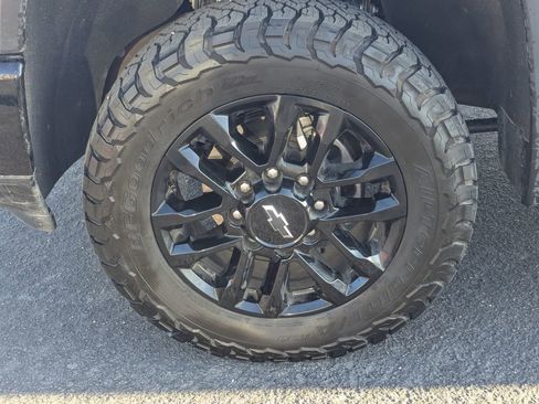 Used 2025 Chevrolet Silverado 3500 LT w/ Trail Boss Package image 13