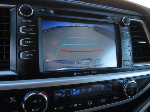 Used 2018 Toyota Highlander AWD V6 image 21