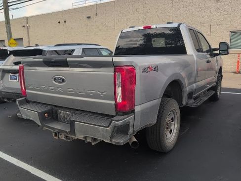 Used 2023 Ford F250 XLT AWD/4WD image 8
