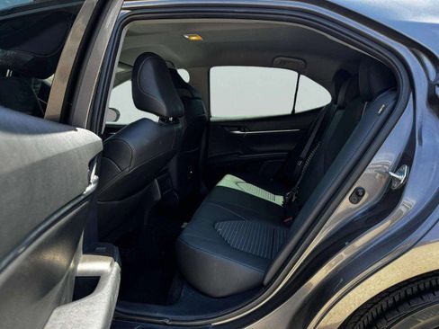 Used 2024 Toyota Camry SE image 33