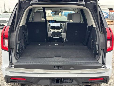 Used 2025 Ford Expedition Active AWD/4WD image 11