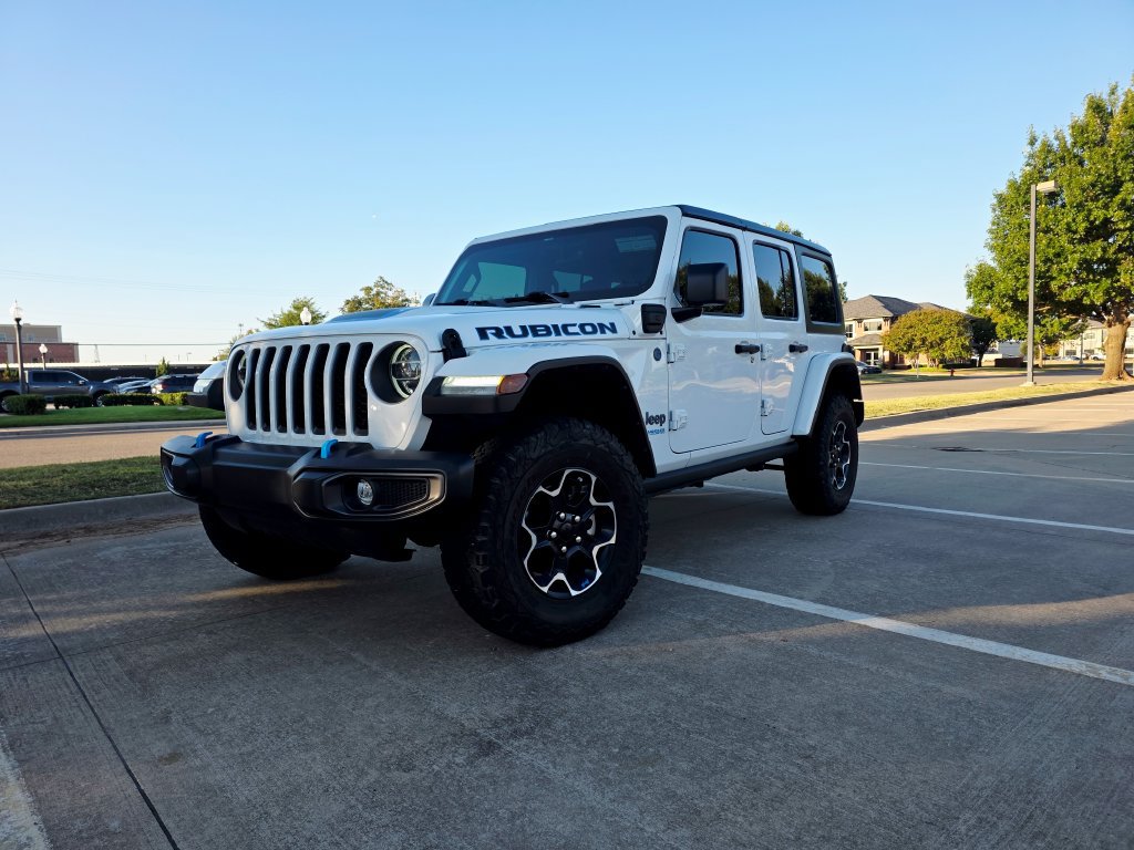 Used 2022 Jeep Wrangler Unlimited Rubicon 4xe w/ Cold Weather Group AWD/4WD image 3