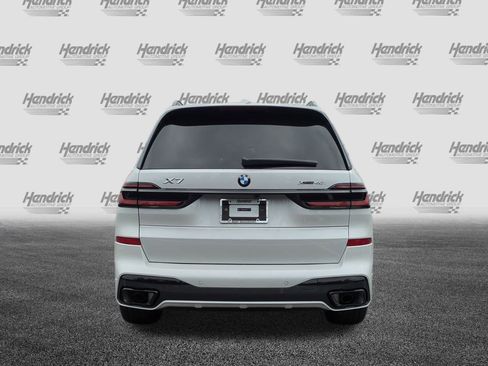 Used 2026 BMW X7 xDrive40i w/ M Sport Package AWD/4WD image 9
