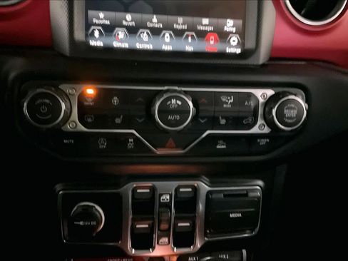 Used 2023 Jeep Wrangler Unlimited Rubicon w/ Cold Weather Group image 34