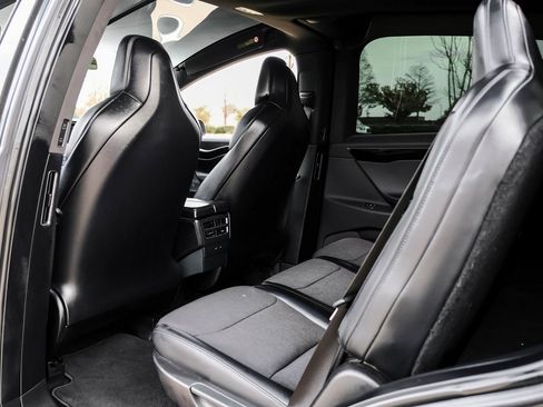 Used 2018 Tesla Model X 75D image 42