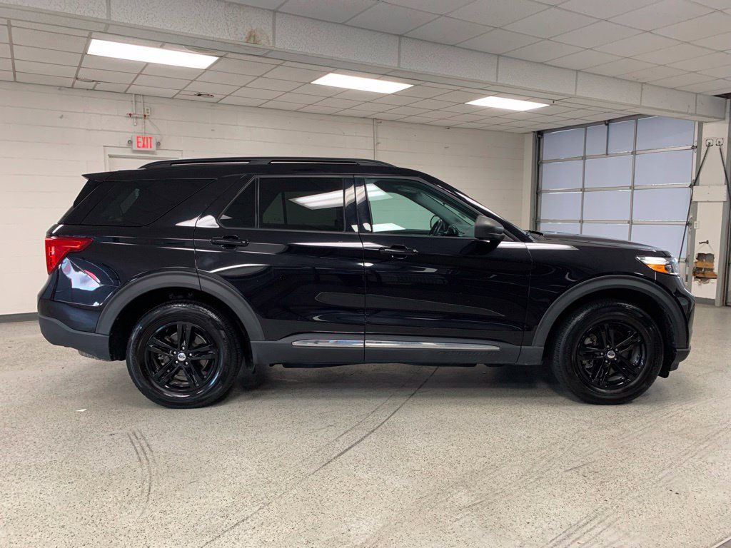 Used 2021 Ford Explorer XLT w/ Class III Trailer Tow Package AWD/4WD image 7