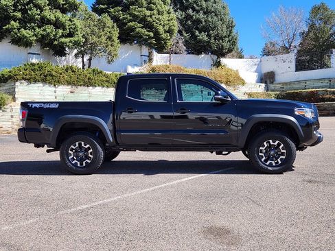 Used 2020 Toyota Tacoma TRD Off-Road w/ Technology Package image 4