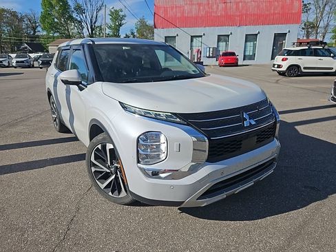 Used 2022 Mitsubishi Outlander SE AWD/4WD image 5