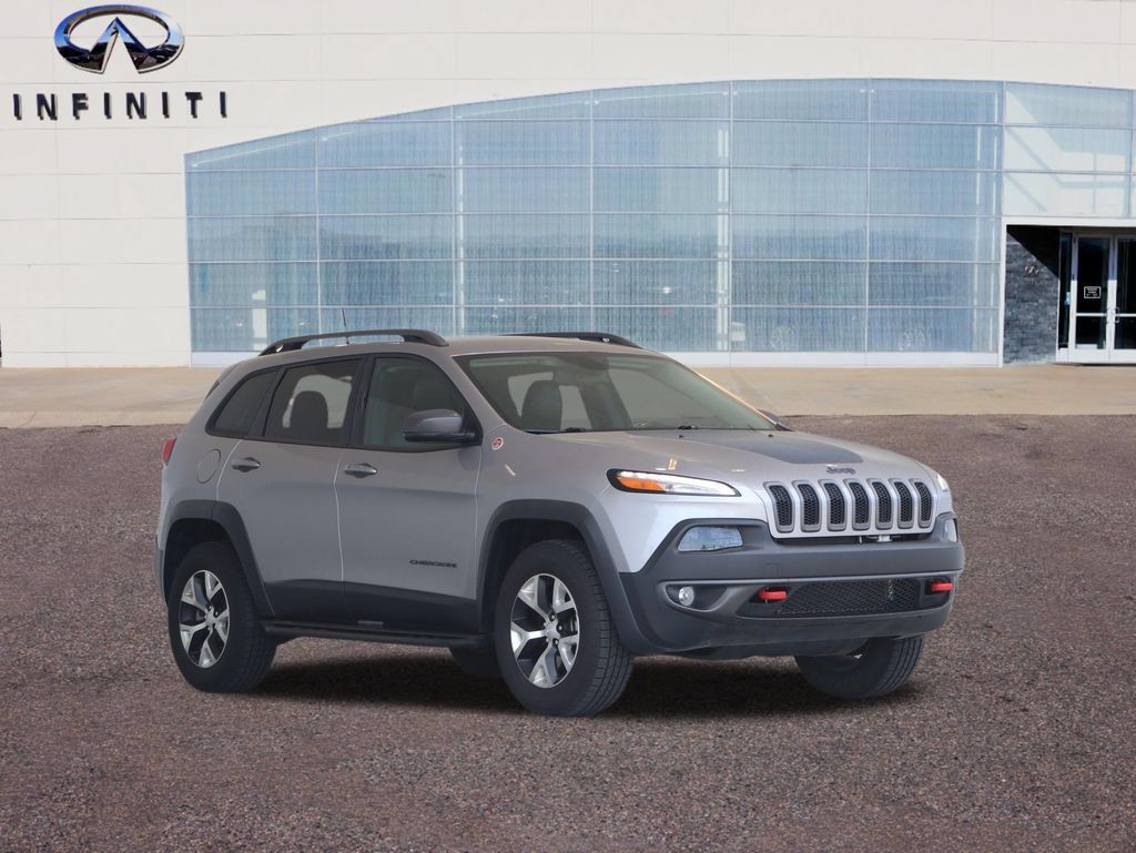 Used 2018 Jeep Cherokee Trailhawk AWD/4WD image 55