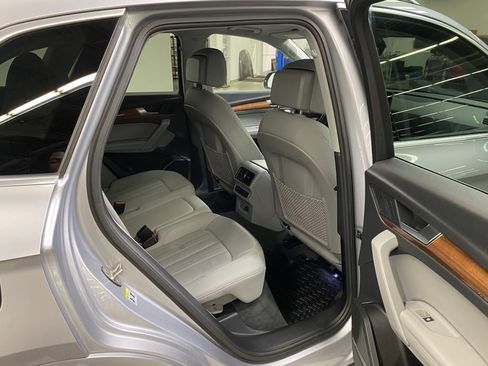 Used 2021 Audi Q5 2.0T Premium Plus w/ Premium Plus Package image 16