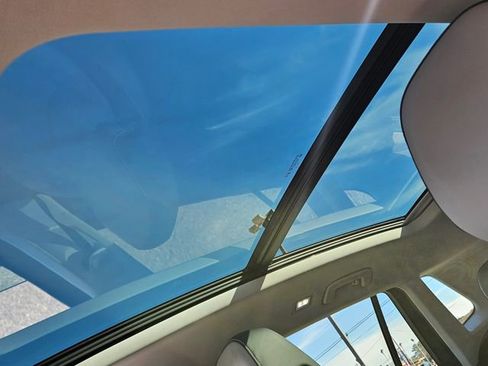 New 2026 Volkswagen Tiguan SE image 19