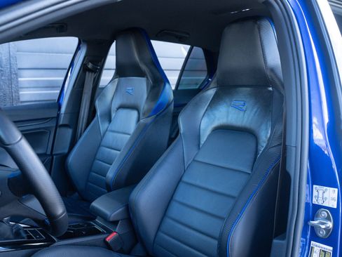 Used 2023 Volkswagen Golf 20th Anniversary Edition AWD/4WD image 15