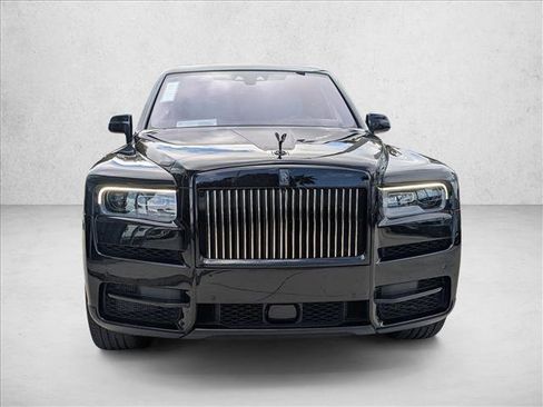 Used 2024 Rolls-Royce Cullinan image 2