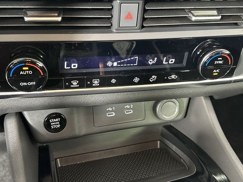 Certified 2025 Nissan Rogue SV image 21