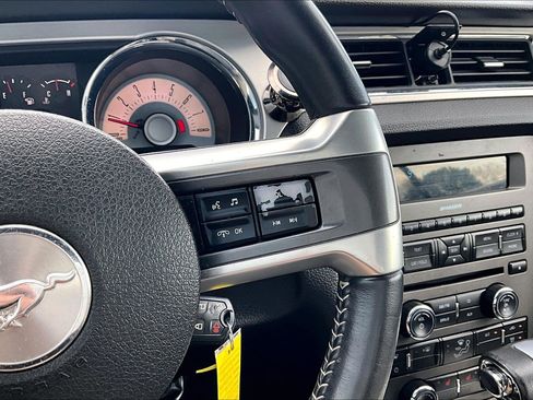 Used 2011 Ford Mustang GT Premium w/ Comfort Pkg RWD image 19