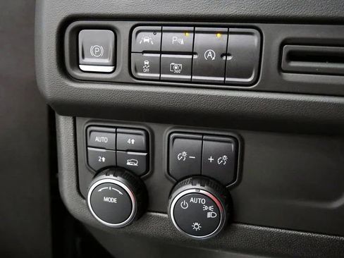 Used 2023 Chevrolet Suburban RST w/ Luxury Package AWD/4WD image 27