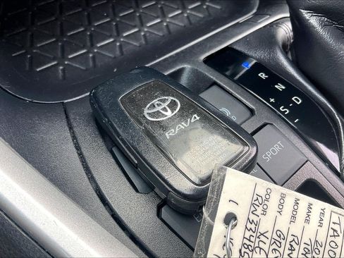 Used 2024 Toyota RAV4 XLE FWD image 14