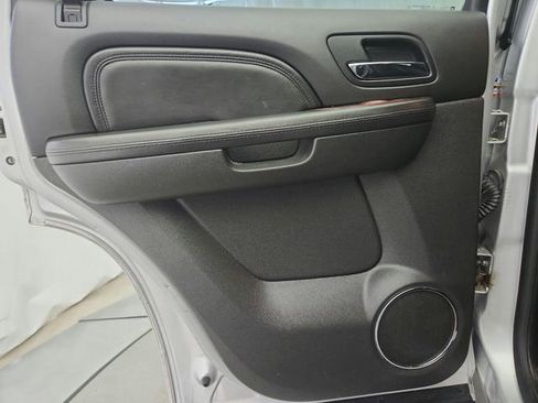 Used 2014 Cadillac Escalade Premium image 26