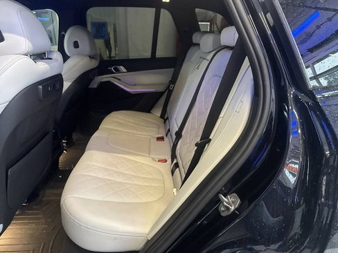 Used 2023 BMW X5 sDrive40i w/ M Sport Package RWD image 9