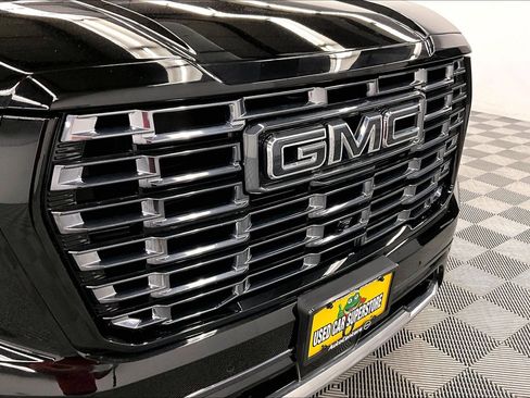 Used 2025 GMC Yukon XL Denali Ultimate w/ LPO, Floor Liner Package AWD/4WD image 35