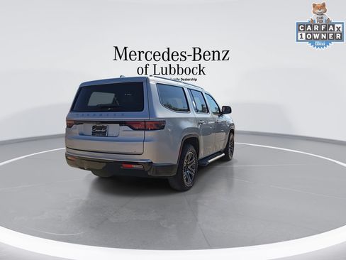 Used 2023 Jeep Wagoneer Series II w/ Flexible Seating Group AWD/4WD image 8