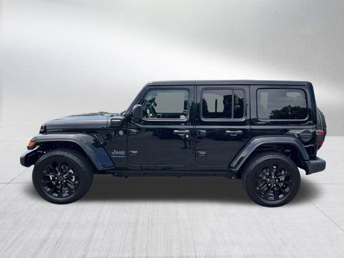 Certified 2025 Jeep Wrangler Unlimited Sahara w/ Safety Group AWD/4WD image 8