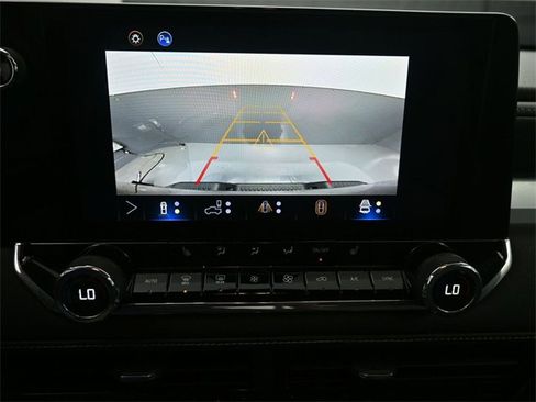 Used 2024 Chevrolet Colorado LT w/ LT Convenience Package III image 12