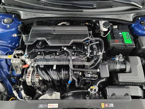Used 2024 Hyundai Elantra SE FWD image 30