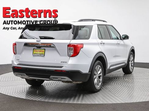 Used 2022 Ford Explorer XLT w/ Equipment Group 202A AWD/4WD image 5
