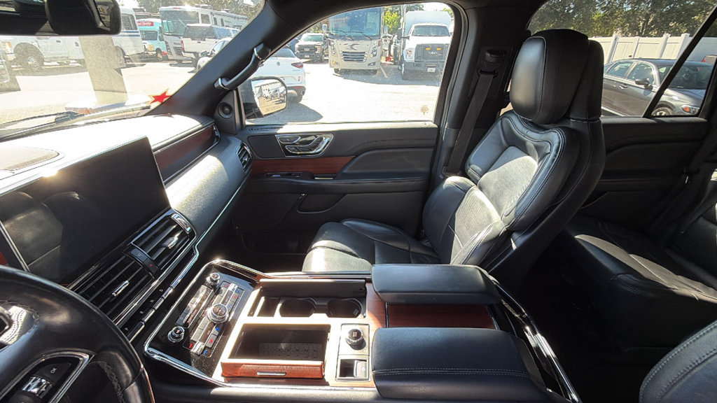 Used 2023 Lincoln Navigator Reserve RWD image 21
