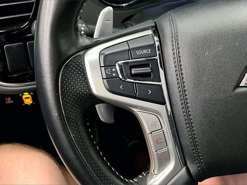 Used 2022 Mitsubishi Outlander SEL image 22