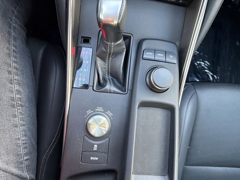 Used 2018 Lexus IS 300 image 28