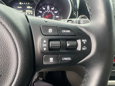 Used 2017 Kia Sedona EX FWD image 56