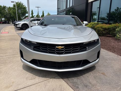 Used 2019 Chevrolet Camaro LT RWD image 9