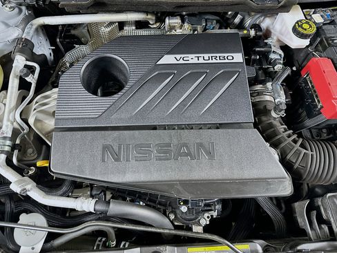 Used 2025 Nissan Rogue SV image 32