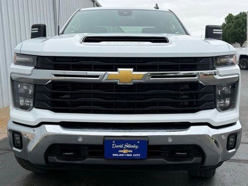 Used 2025 Chevrolet Silverado 2500 LT w/ Safety Package AWD/4WD image 2