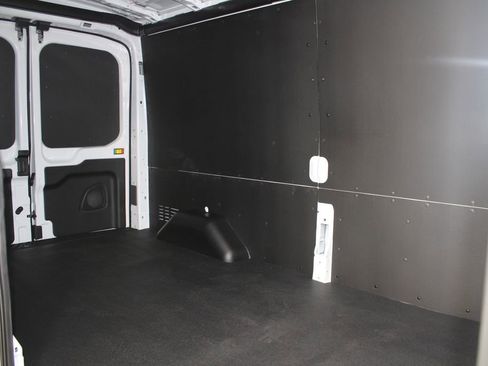 New 2026 Ford Transit 250 148 Medium Roof w/ Load Area Protection Package RWD image 30