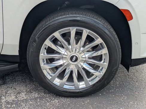 Used 2023 Cadillac Escalade ESV Premium Luxury w/ Performance Package image 10