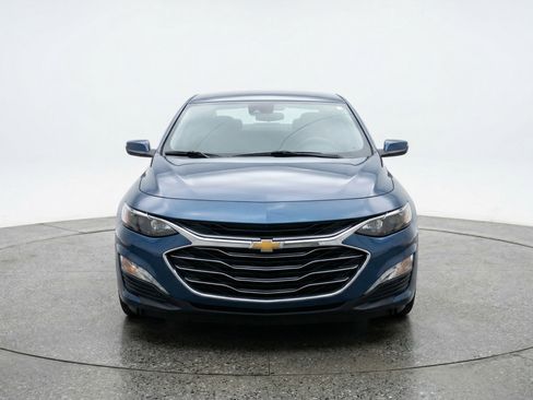 Used 2024 Chevrolet Malibu LT image 2