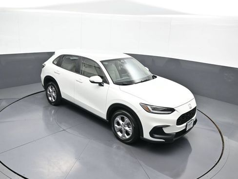 Certified 2025 Honda HR-V LX image 34