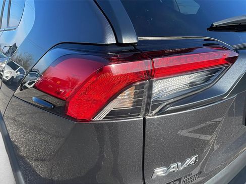 Used 2023 Toyota RAV4 XLE Premium image 11