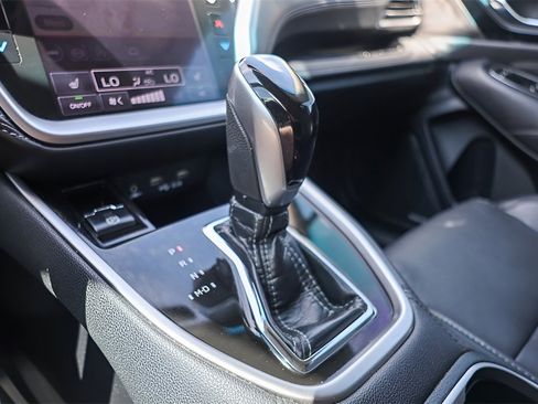 Used 2022 Subaru Outback Limited image 16