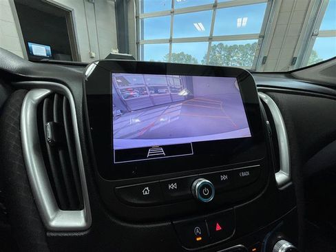 Used 2022 Chevrolet Malibu LT FWD image 18