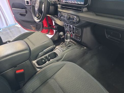Used 2024 Jeep Wrangler Unlimited Rubicon 4xe AWD/4WD image 18