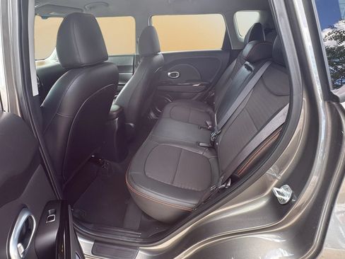Used 2019 Kia Soul ! FWD image 27