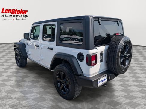 Used 2022 Jeep Wrangler Unlimited Sport AWD/4WD image 3